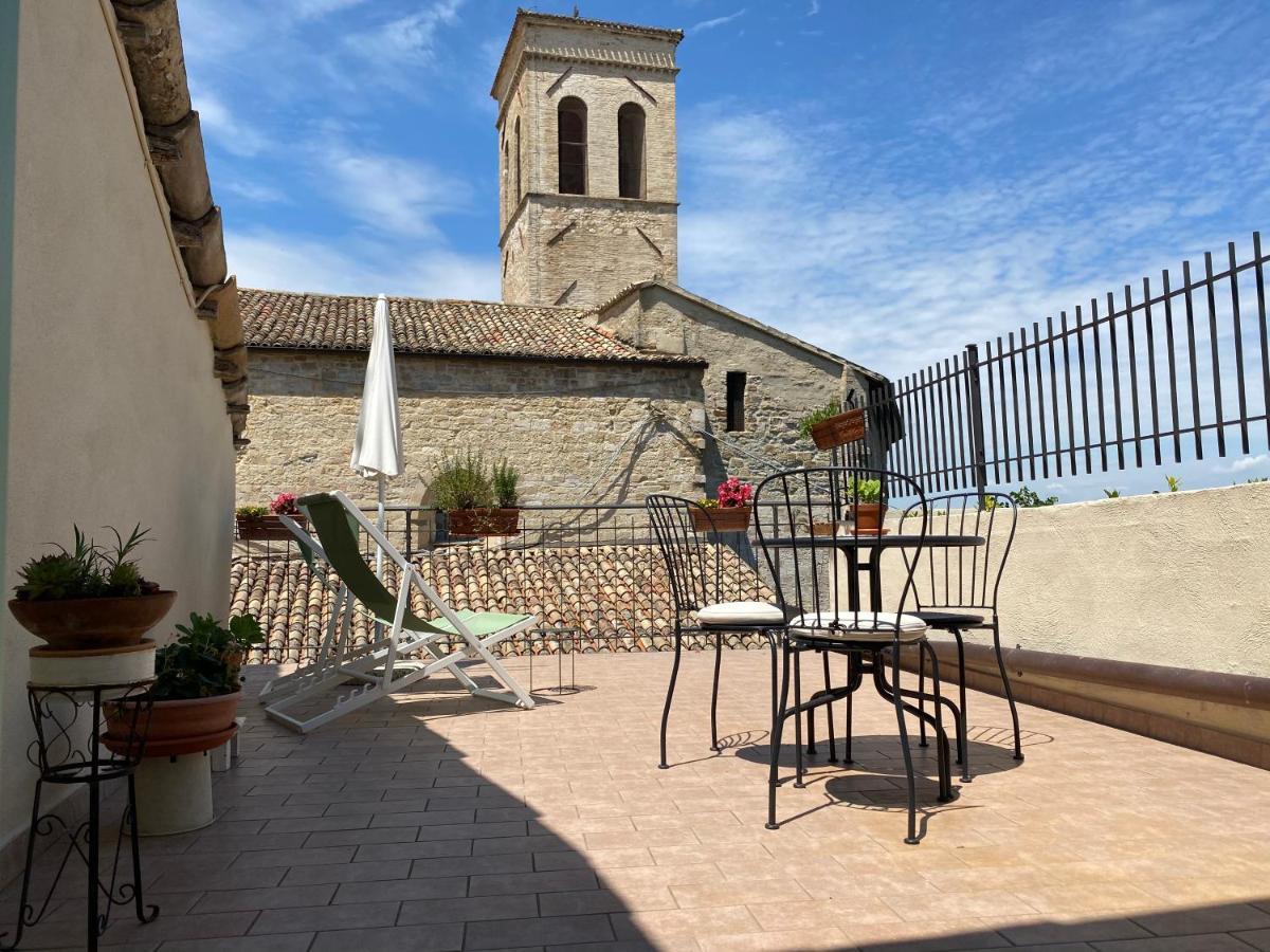 App. Con Terrazza Panoramica In Centro-מונטפאלקו מראה חיצוני תמונה