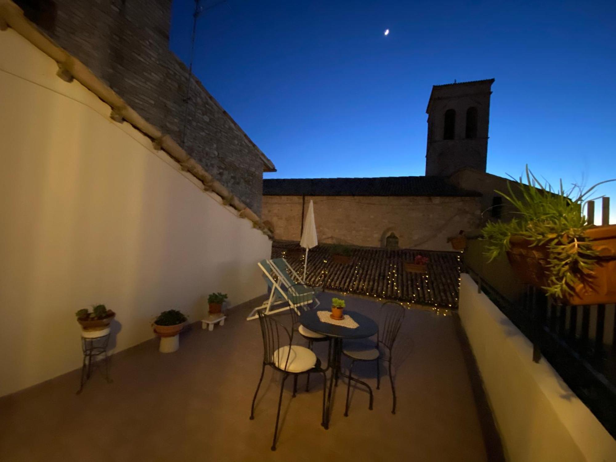 App. Con Terrazza Panoramica In Centro-מונטפאלקו מראה חיצוני תמונה