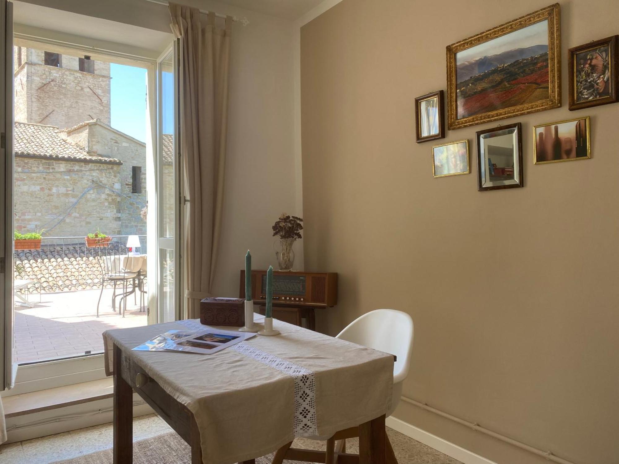 App. Con Terrazza Panoramica In Centro-מונטפאלקו מראה חיצוני תמונה